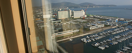 朝の小樽築港